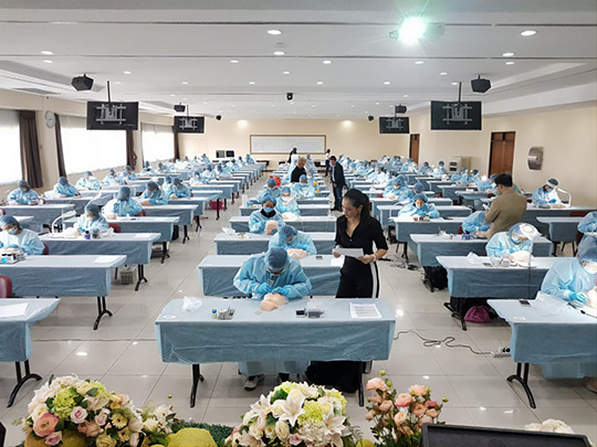 บรรยายเกี่ยวกับความสะอาดในงานสักและกรรมการในการสอบใบรับรอง,🇹🇭 Human Capital Development Center Suan Dusit University,