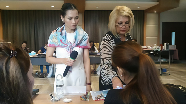 ผู้ช่วยสอนในคลาสกับอาจารย์จากอเมริกา,🇺🇸 🇹🇭 Biotouch Thailand Beauty Institute,